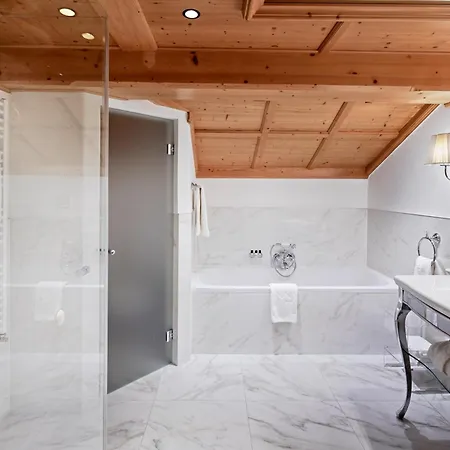 Relais & Chateaux Tennerhof מלון 5*